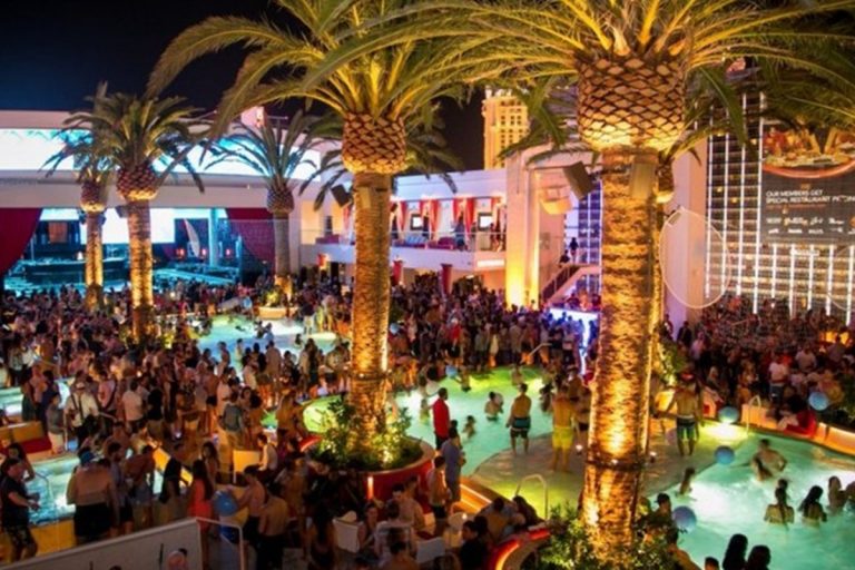 Drai S Takes Its Iconic Tuesday Night Pool Party Yacht Club Out To An Actual Sea For The First Time With The Groove Cru Drai S The Best Las Vegas Nightclub